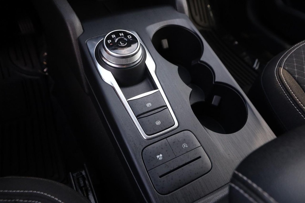 Ford Escape Vehicle Full-screen Gallery Image 19
