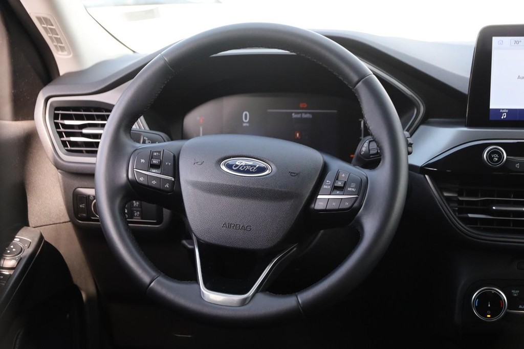 Ford Escape Vehicle Full-screen Gallery Image 23
