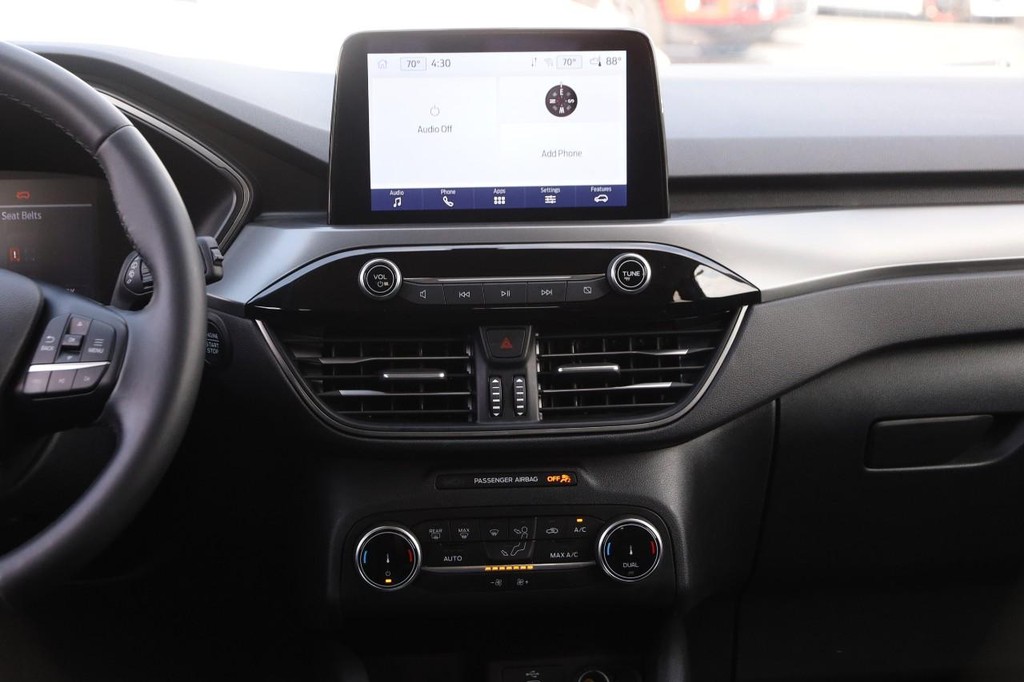 Ford Escape Vehicle Full-screen Gallery Image 24