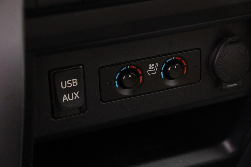 Toyota 4Runner Vehicle Full-screen Gallery Image 20