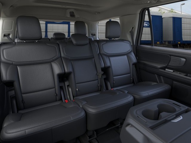 Ford Expedition Vehicle Image 11