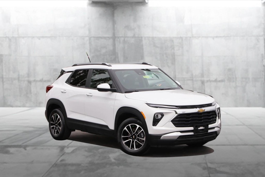Chevrolet TrailBlazer Vehicle Full-screen Gallery Image 02