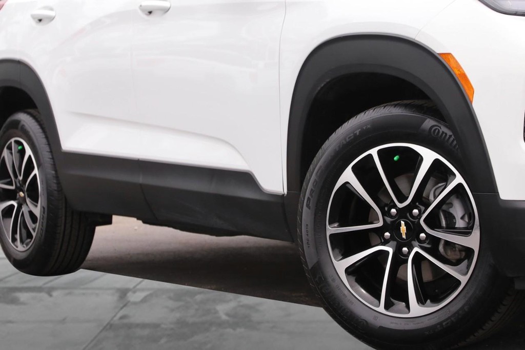 Chevrolet TrailBlazer Vehicle Full-screen Gallery Image 03