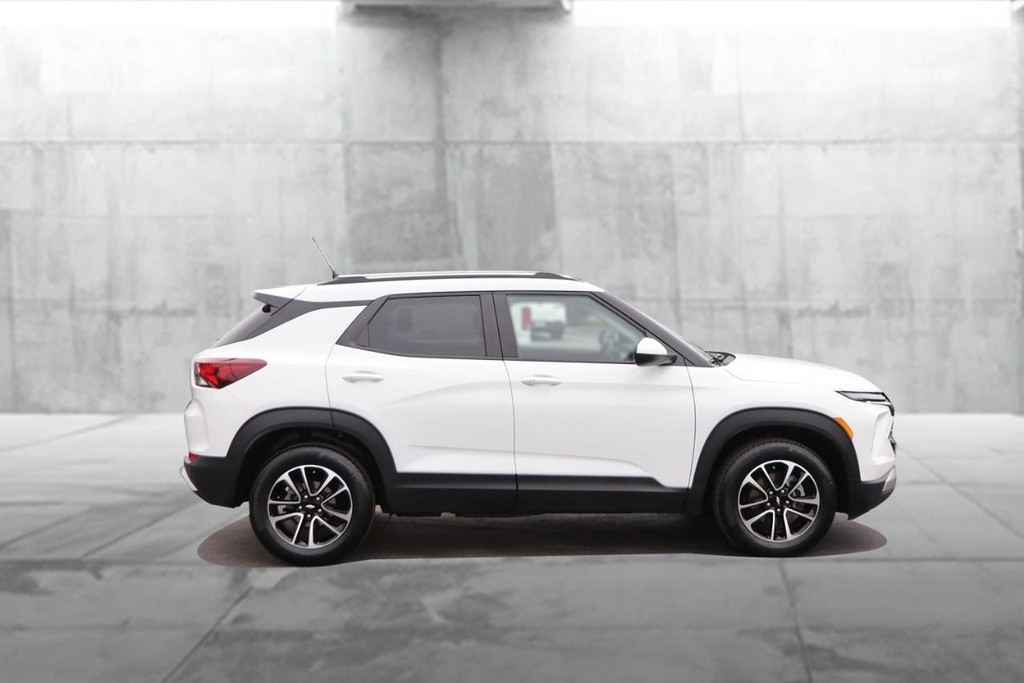 Chevrolet TrailBlazer Vehicle Full-screen Gallery Image 05