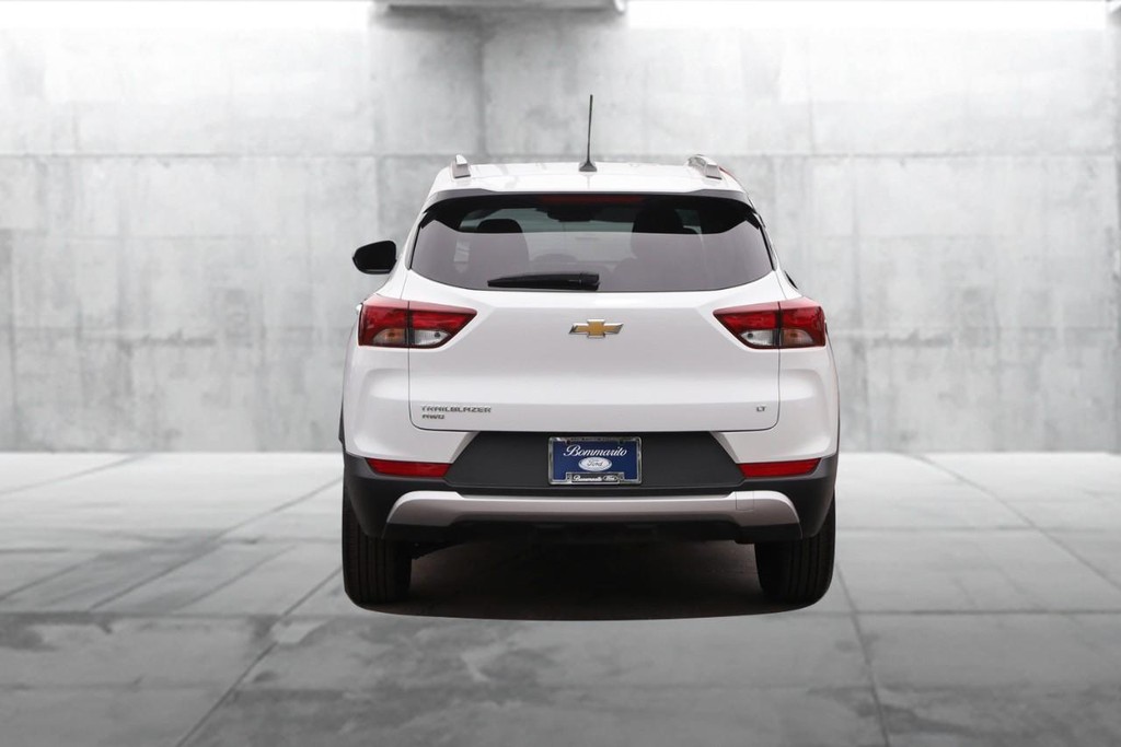 Chevrolet TrailBlazer Vehicle Full-screen Gallery Image 06