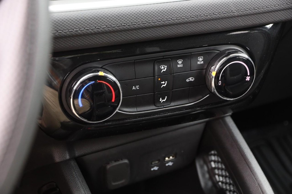 Chevrolet TrailBlazer Vehicle Full-screen Gallery Image 16