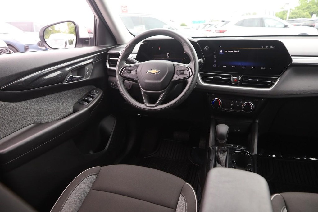 Chevrolet TrailBlazer Vehicle Full-screen Gallery Image 25