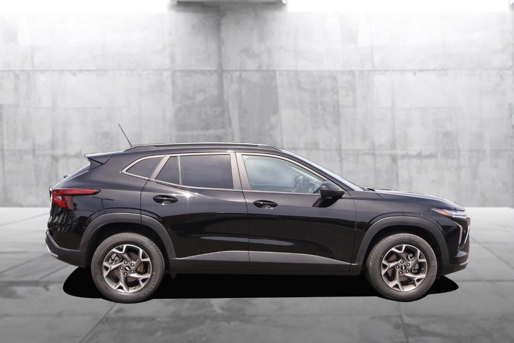 Chevrolet Trax Vehicle Full-screen Gallery Image 05