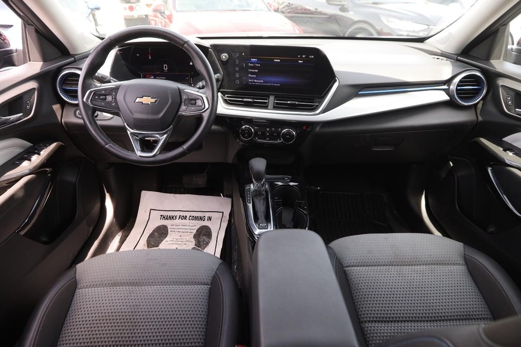 Chevrolet Trax Vehicle Full-screen Gallery Image 19