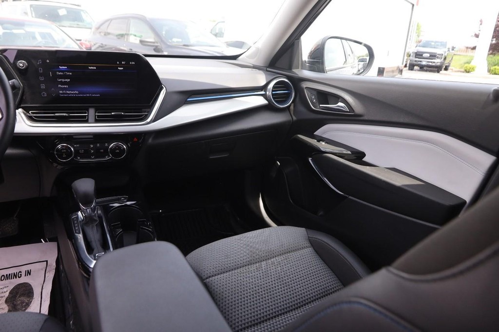 Chevrolet Trax Vehicle Full-screen Gallery Image 23