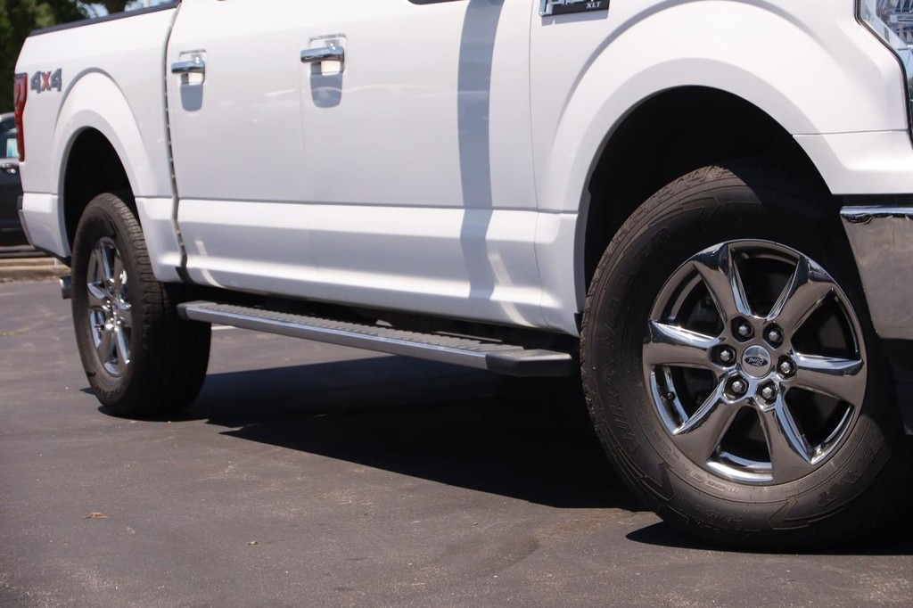 Ford F-150 Vehicle Full-screen Gallery Image 3