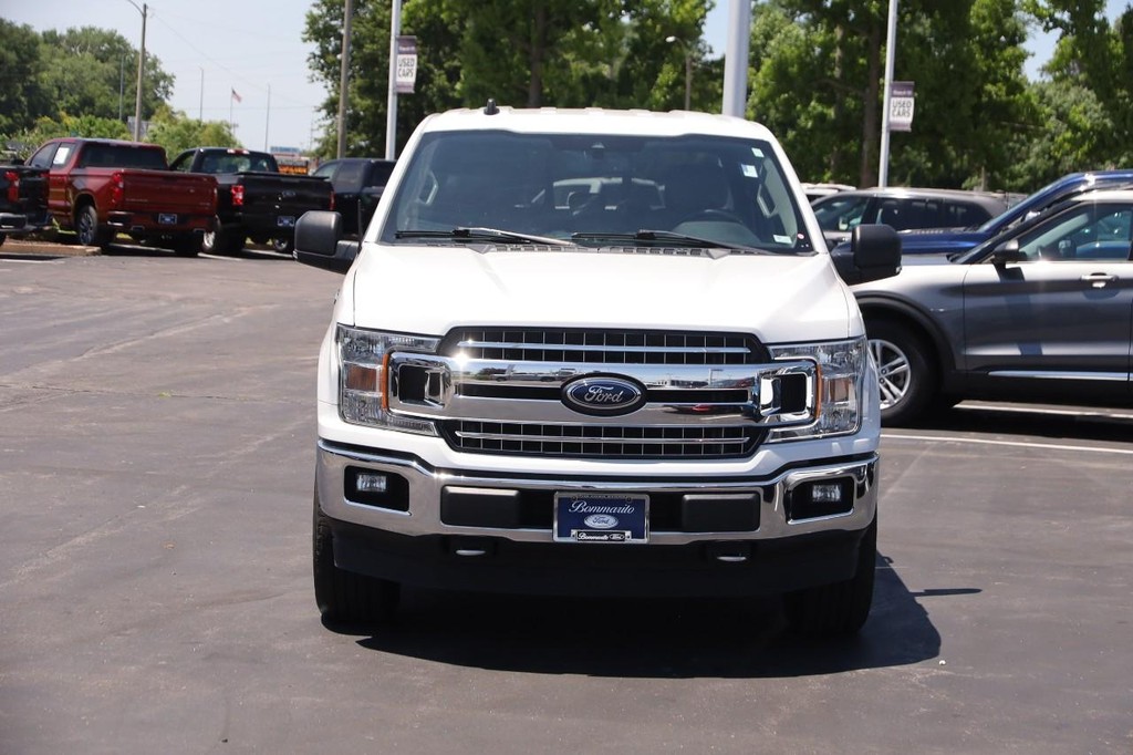 Ford F-150 Vehicle Full-screen Gallery Image 4