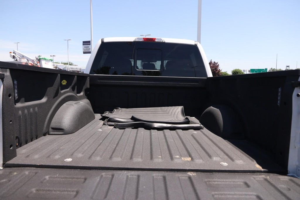 Ford F-150 Vehicle Full-screen Gallery Image 7