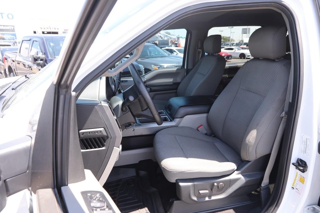 Ford F-150 Vehicle Full-screen Gallery Image 8