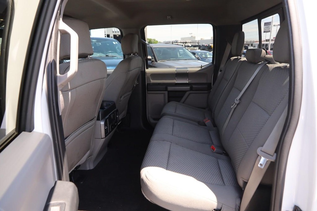 Ford F-150 Vehicle Full-screen Gallery Image 9