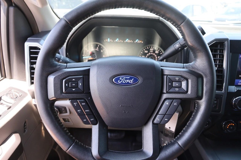Ford F-150 Vehicle Full-screen Gallery Image 10