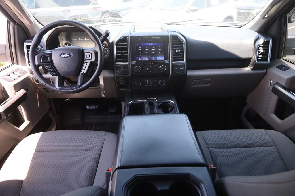 Ford F-150 Vehicle Full-screen Gallery Image 20