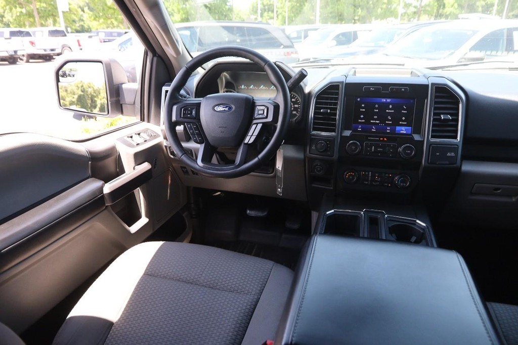 Ford F-150 Vehicle Full-screen Gallery Image 21