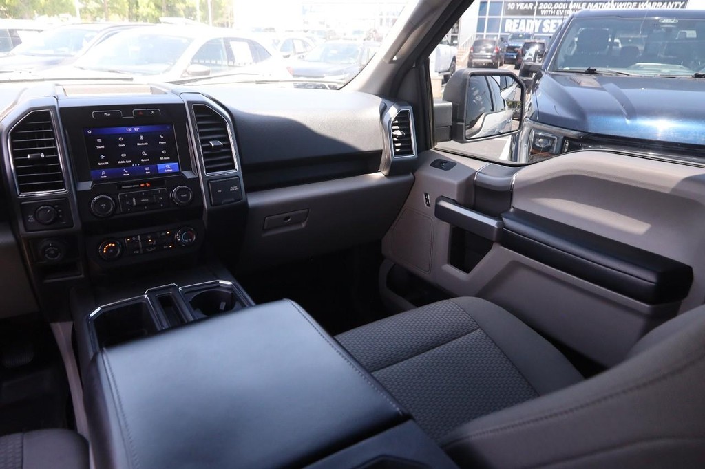 Ford F-150 Vehicle Full-screen Gallery Image 24
