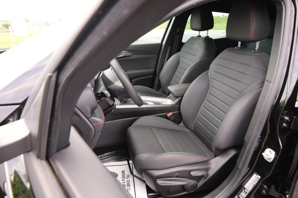 Dodge Hornet Vehicle Full-screen Gallery Image 08
