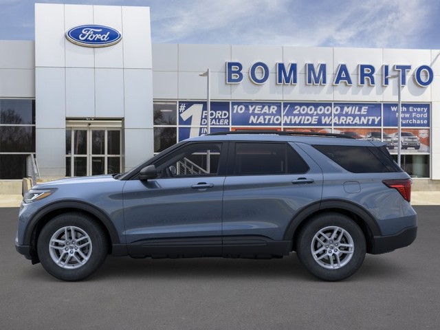 Ford Explorer Vehicle Full-screen Gallery Image 3