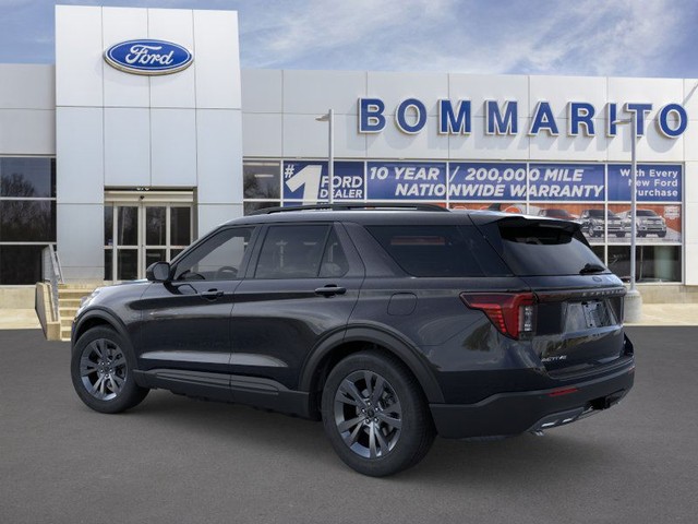 Ford Explorer Vehicle Full-screen Gallery Image 4