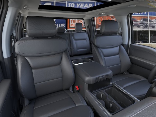 Ford Super Duty F-350 SRW Vehicle Image 10