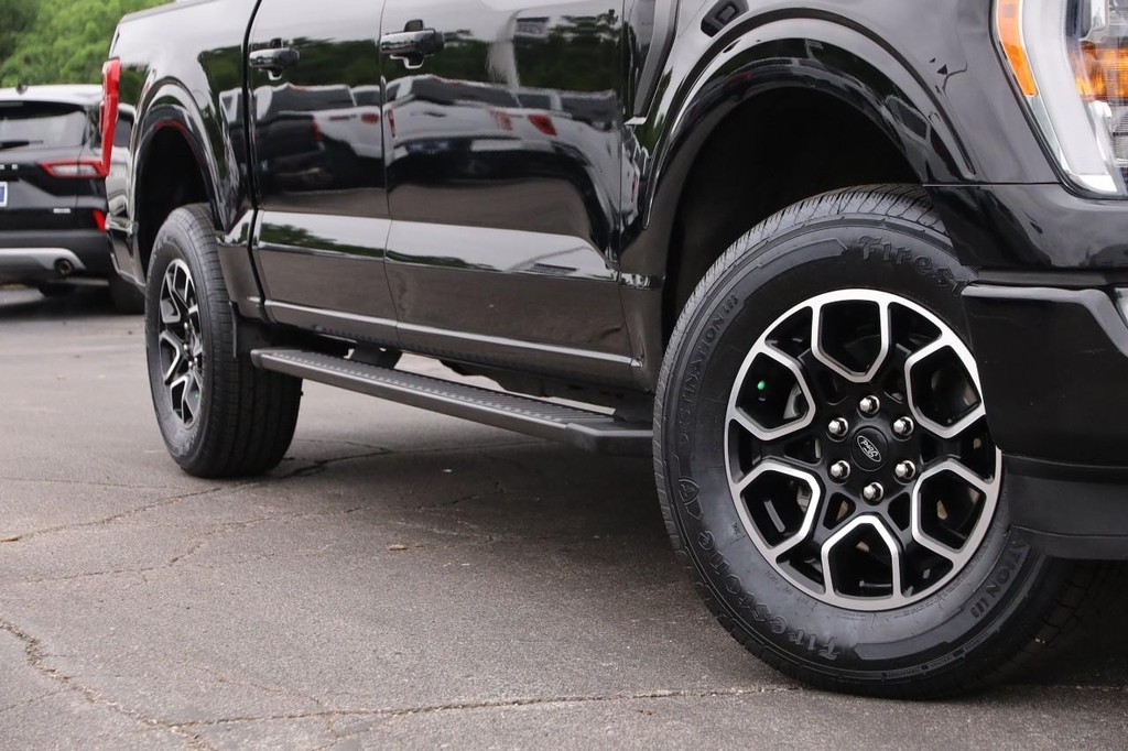 Ford F-150 Vehicle Full-screen Gallery Image 3
