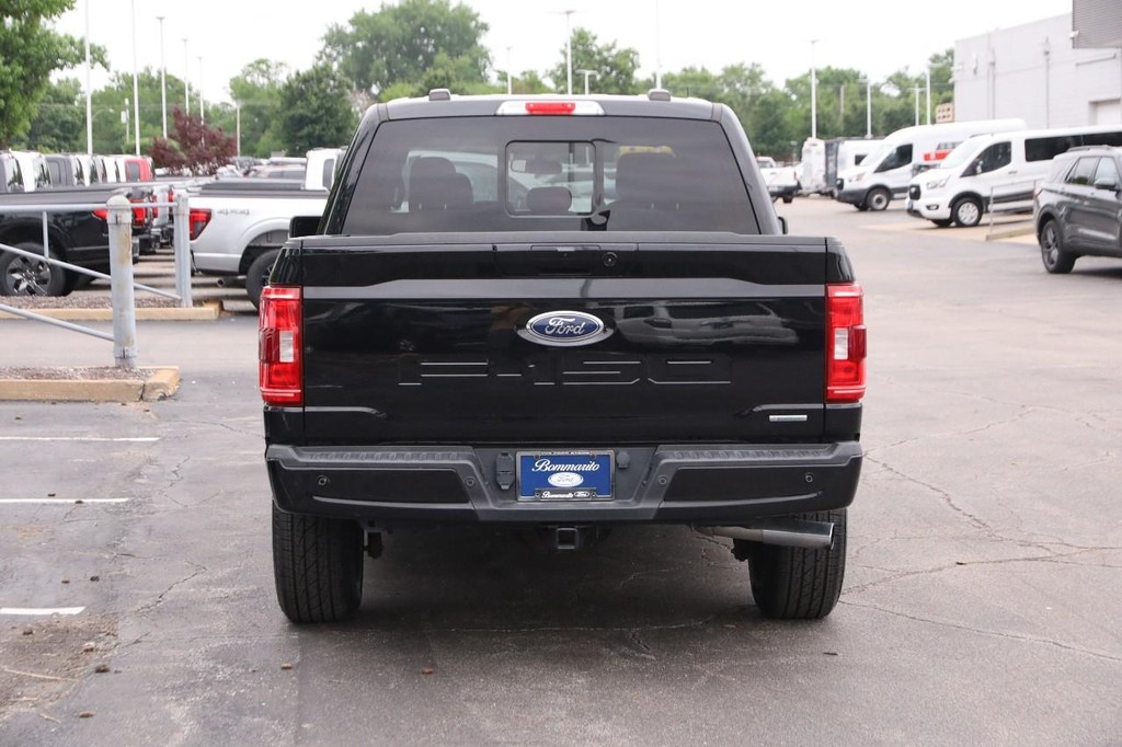 Ford F-150 Vehicle Full-screen Gallery Image 6