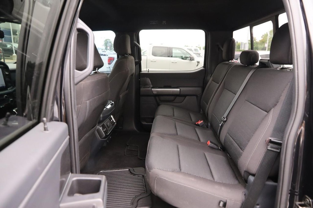 Ford F-150 Vehicle Full-screen Gallery Image 9