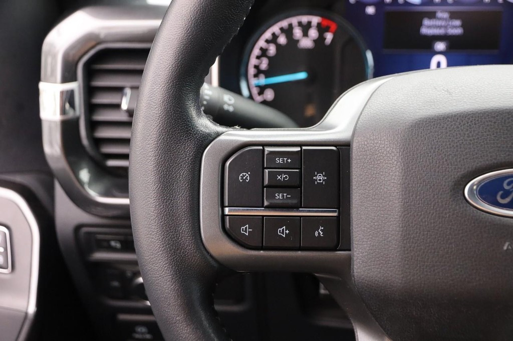 Ford F-150 Vehicle Full-screen Gallery Image 11