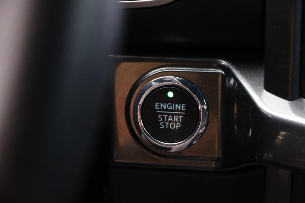 Ford F-150 Vehicle Full-screen Gallery Image 14