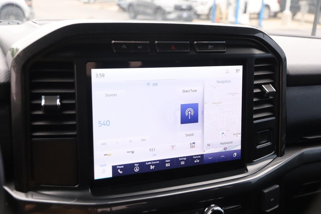 Ford F-150 Vehicle Full-screen Gallery Image 16