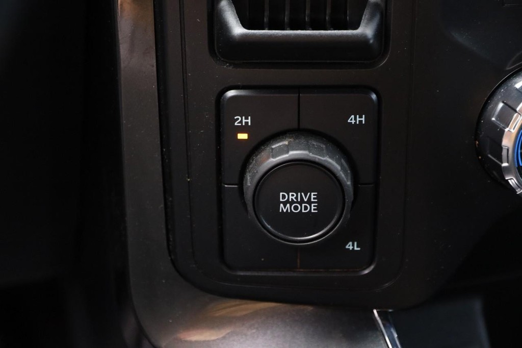 Ford F-150 Vehicle Full-screen Gallery Image 19