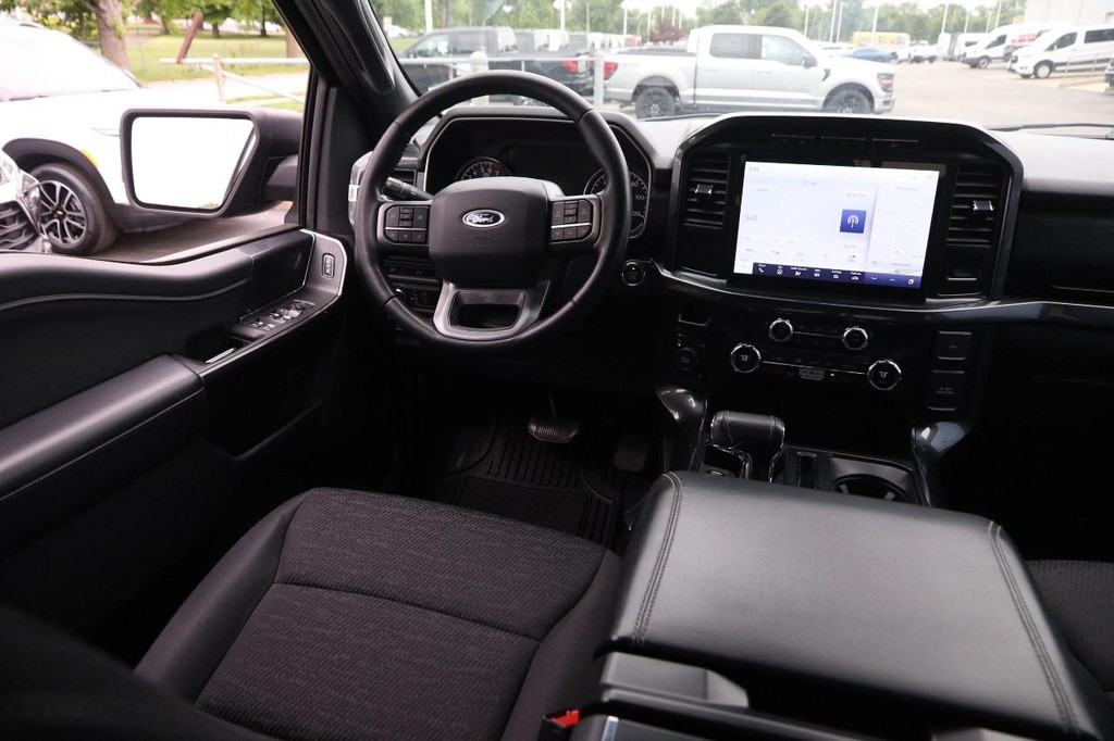 Ford F-150 Vehicle Full-screen Gallery Image 23
