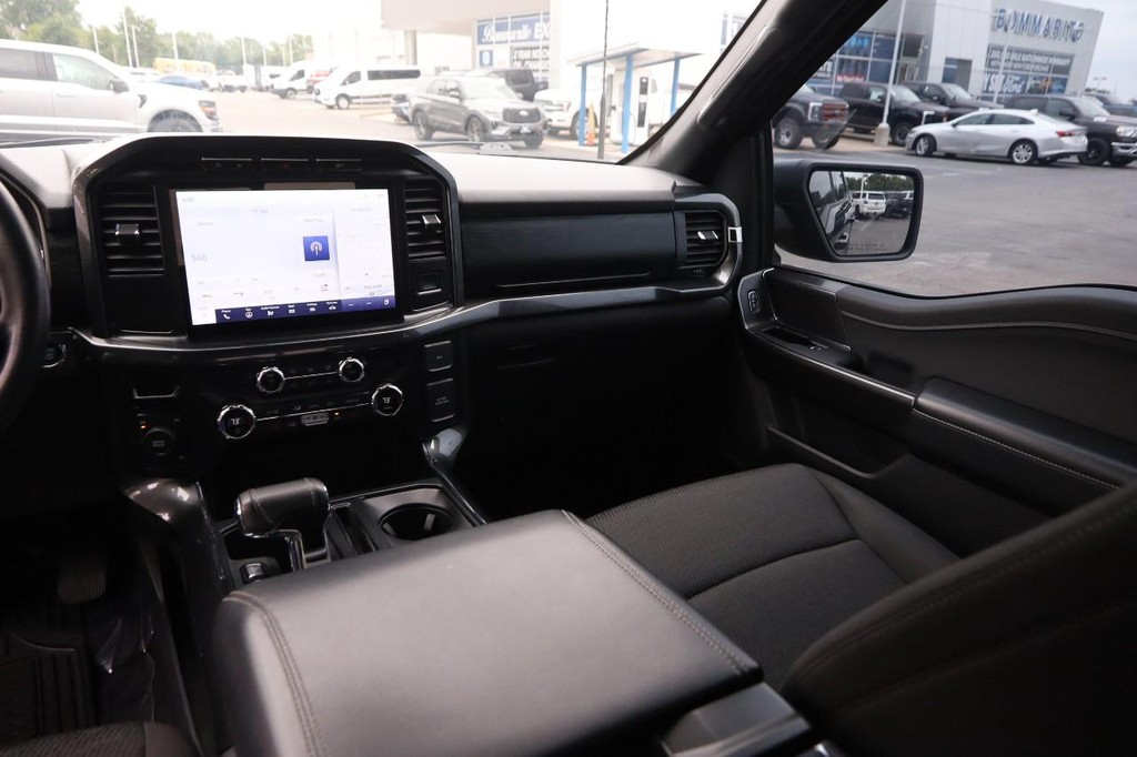 Ford F-150 Vehicle Full-screen Gallery Image 26