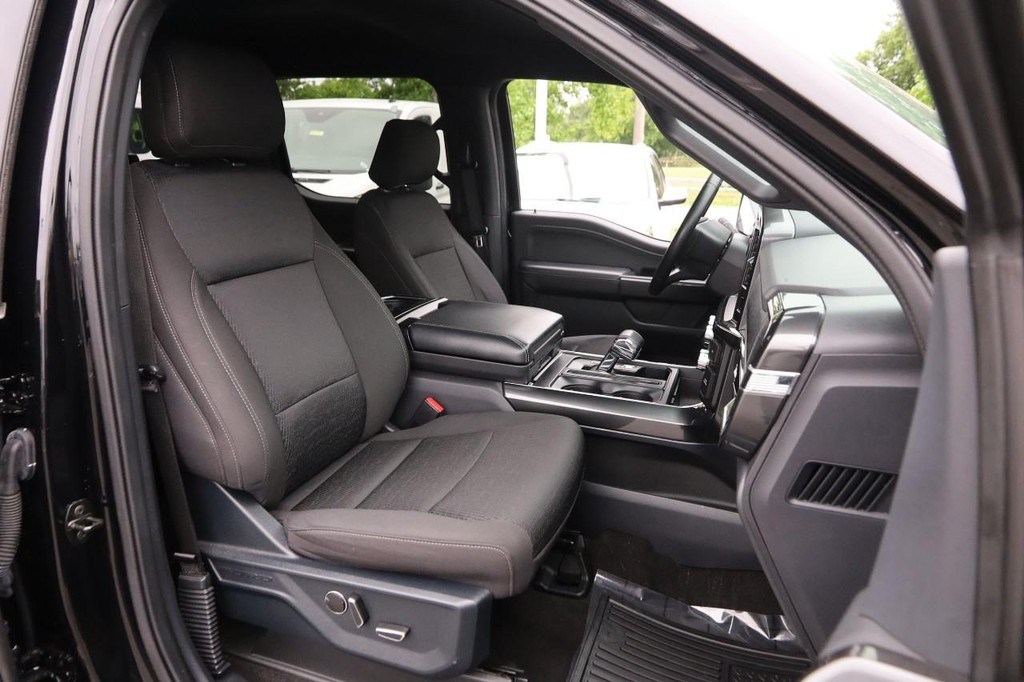 Ford F-150 Vehicle Full-screen Gallery Image 27
