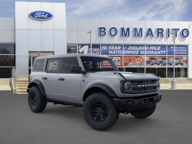 Ford Bronco Vehicle Full-screen Gallery Image 7