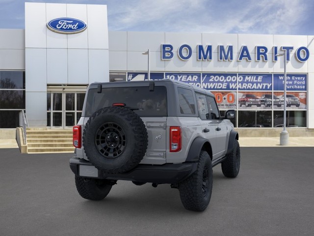 Ford Bronco Vehicle Full-screen Gallery Image 8