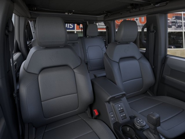 Ford Bronco Vehicle Full-screen Gallery Image 10