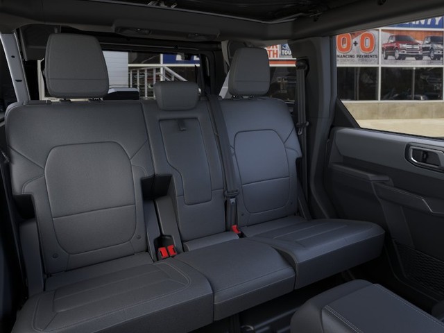 Ford Bronco Vehicle Full-screen Gallery Image 11