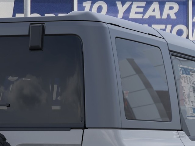 Ford Bronco Vehicle Full-screen Gallery Image 25