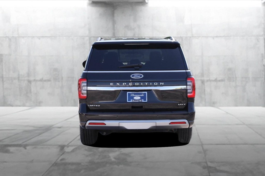 Ford Expedition Max Vehicle Full-screen Gallery Image 6
