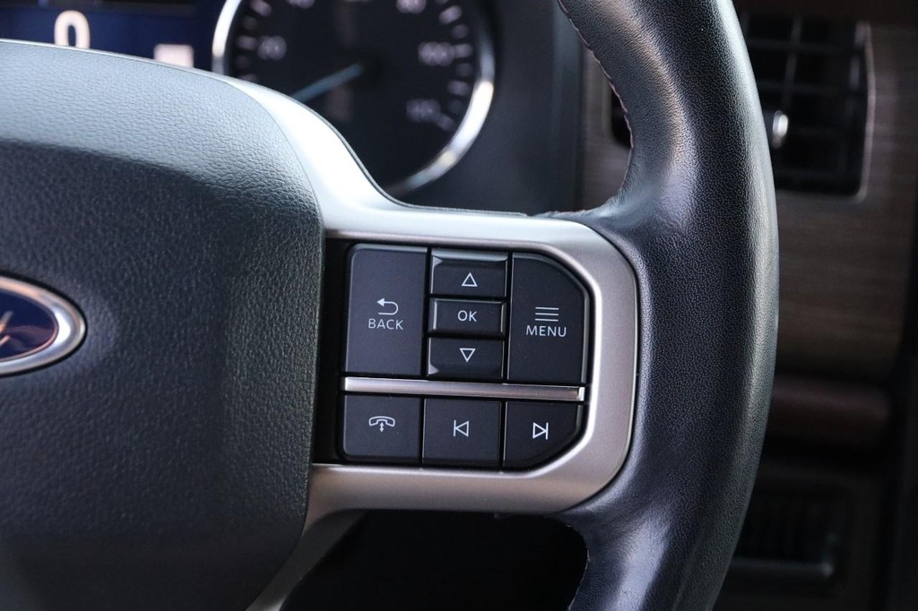 Ford Expedition Max Vehicle Full-screen Gallery Image 16