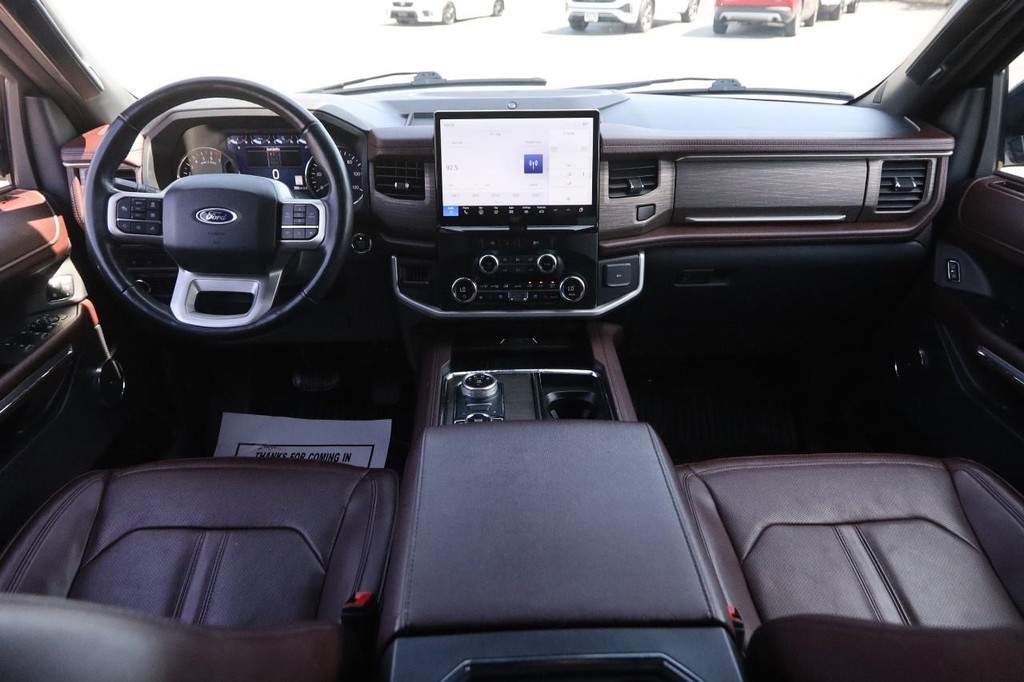 Ford Expedition Max Vehicle Full-screen Gallery Image 25