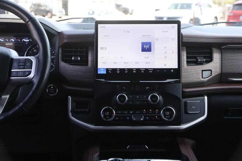 Ford Expedition Max Vehicle Full-screen Gallery Image 29