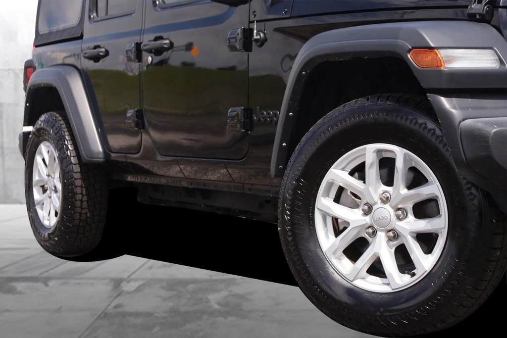 Jeep Wrangler Vehicle Full-screen Gallery Image 3