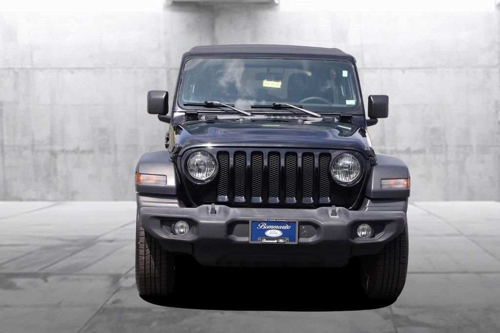 Jeep Wrangler Vehicle Full-screen Gallery Image 4