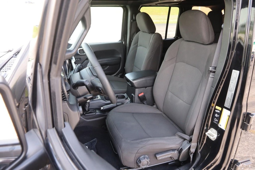 Jeep Wrangler Vehicle Full-screen Gallery Image 8