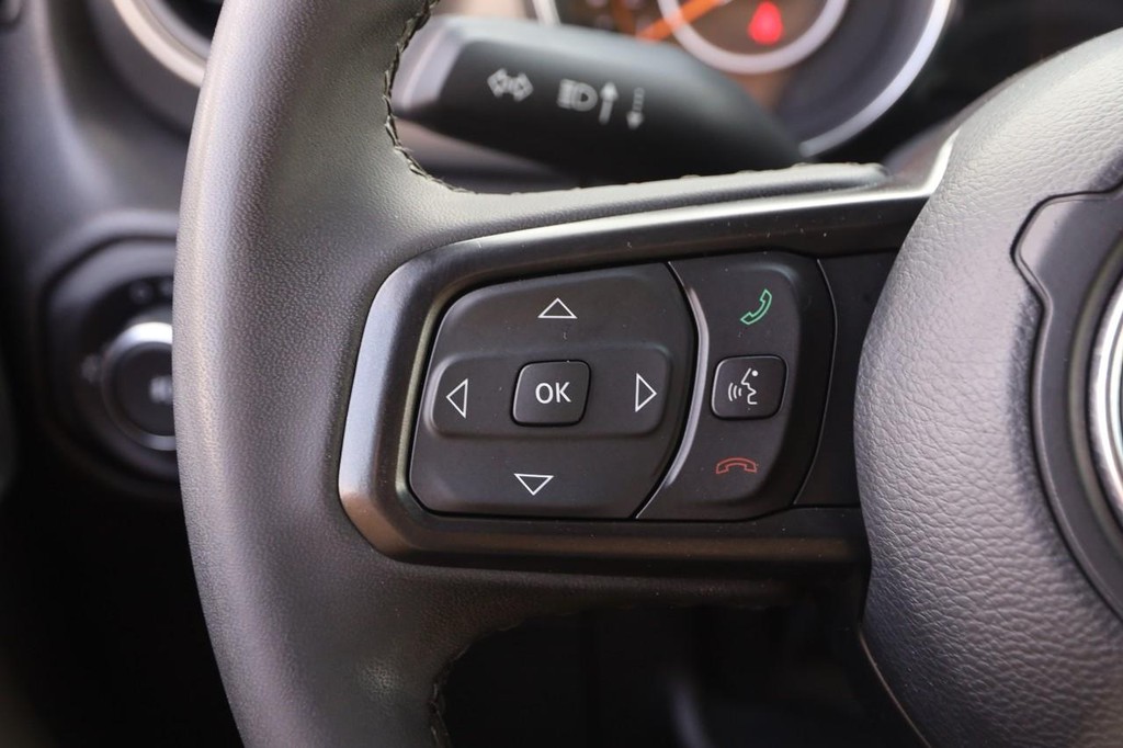 Jeep Wrangler Vehicle Full-screen Gallery Image 11